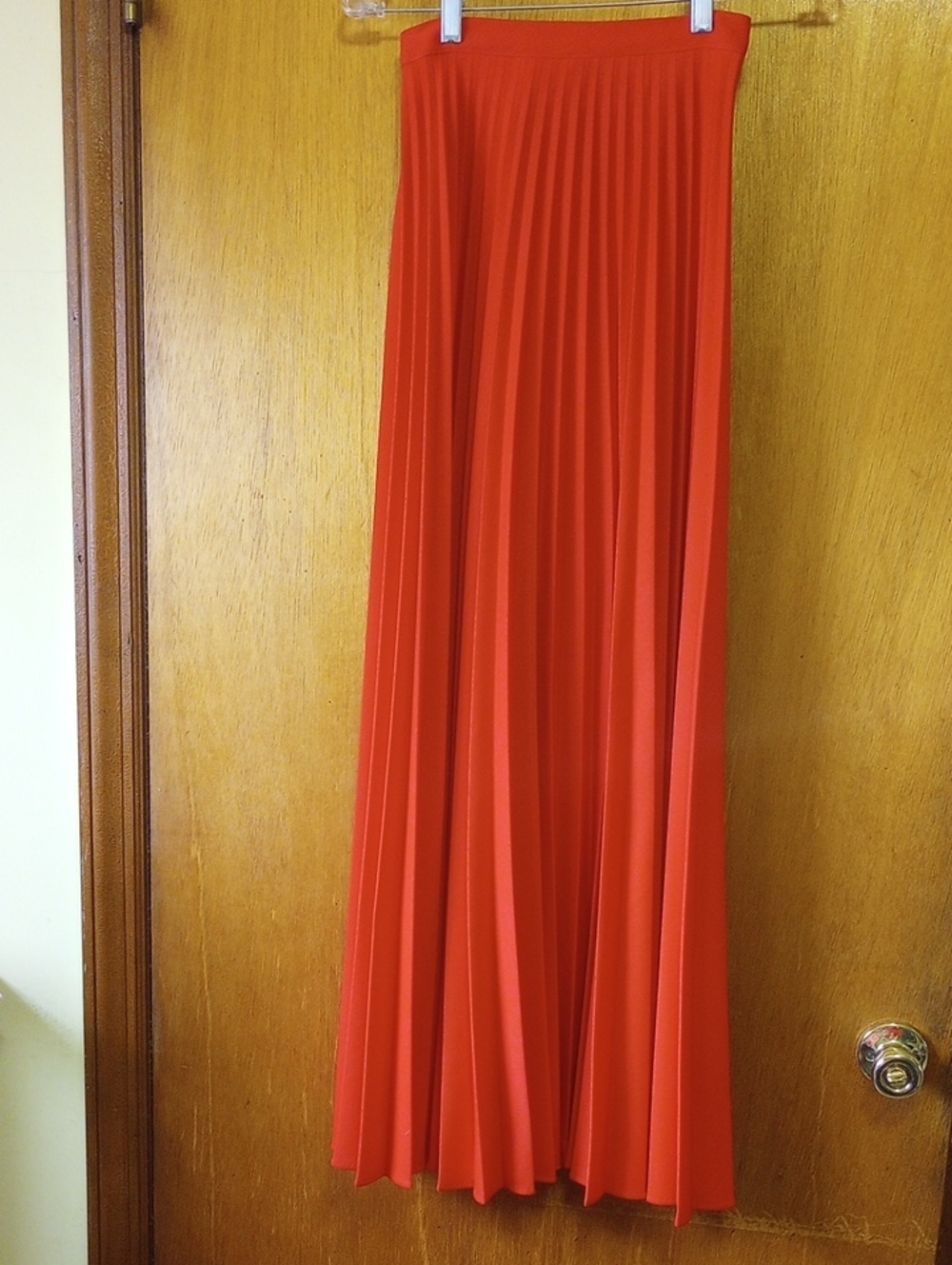 LIKE NEW Vintage Retro Red Full-Length Pleated Christmas Maxi Skirt, Medium?